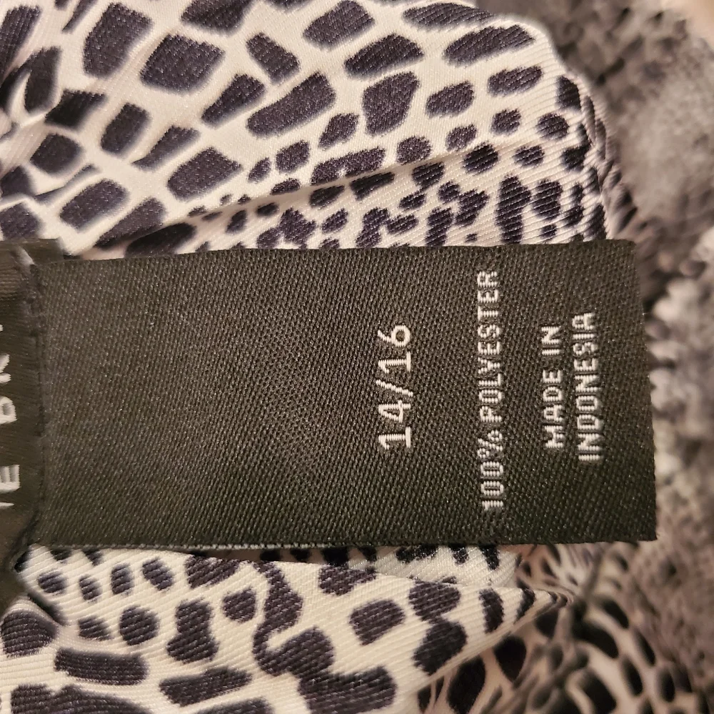 Lane Bryant accordion size 14/16 midi skirt in black and white. - Picture 6 of 8